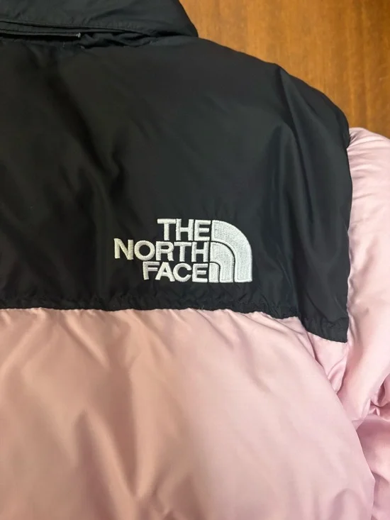 The North Face Black Insulated Jacket with White Logo - Picture 4 of 4